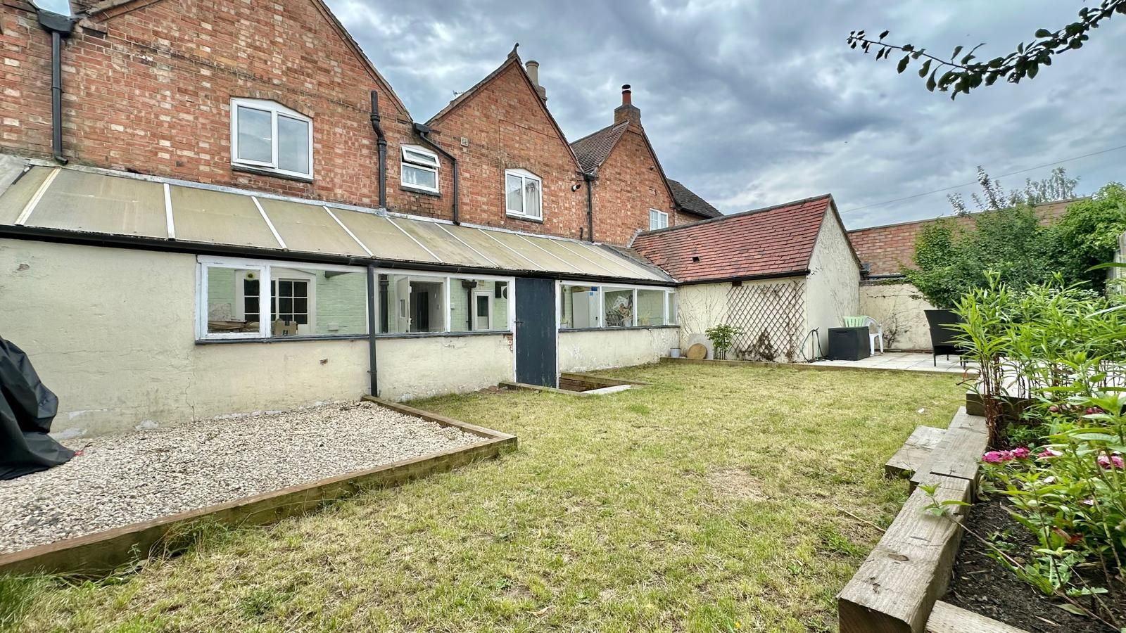 4 bedroom cottage house Sold in Coventry - Photograph 22.
