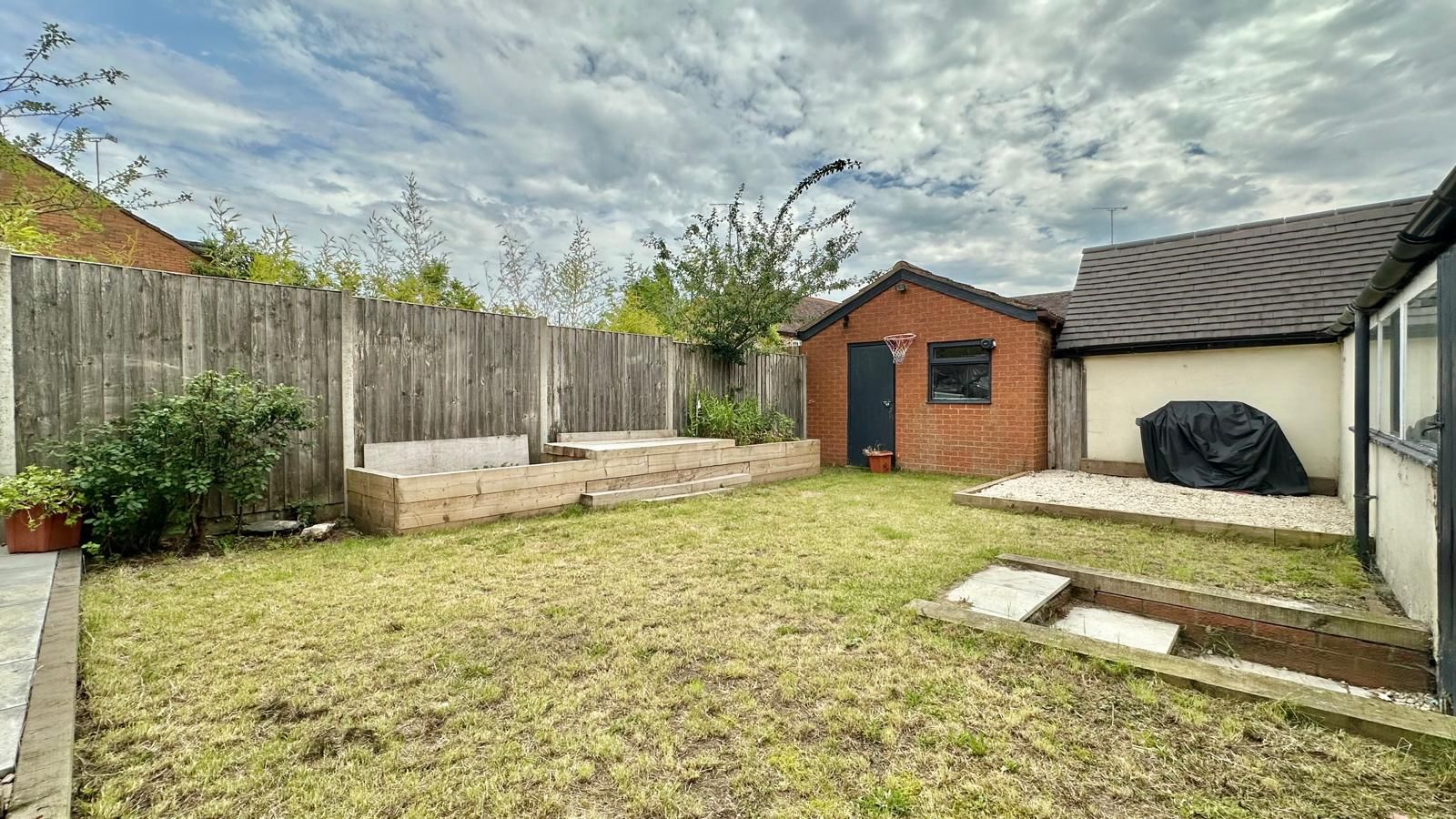 4 bedroom cottage house Sold in Coventry - Photograph 21.