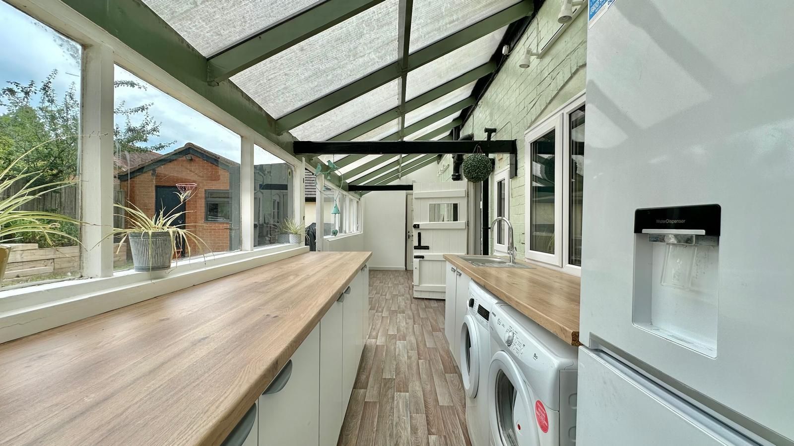 4 bedroom cottage house Sold in Coventry - Photograph 9.