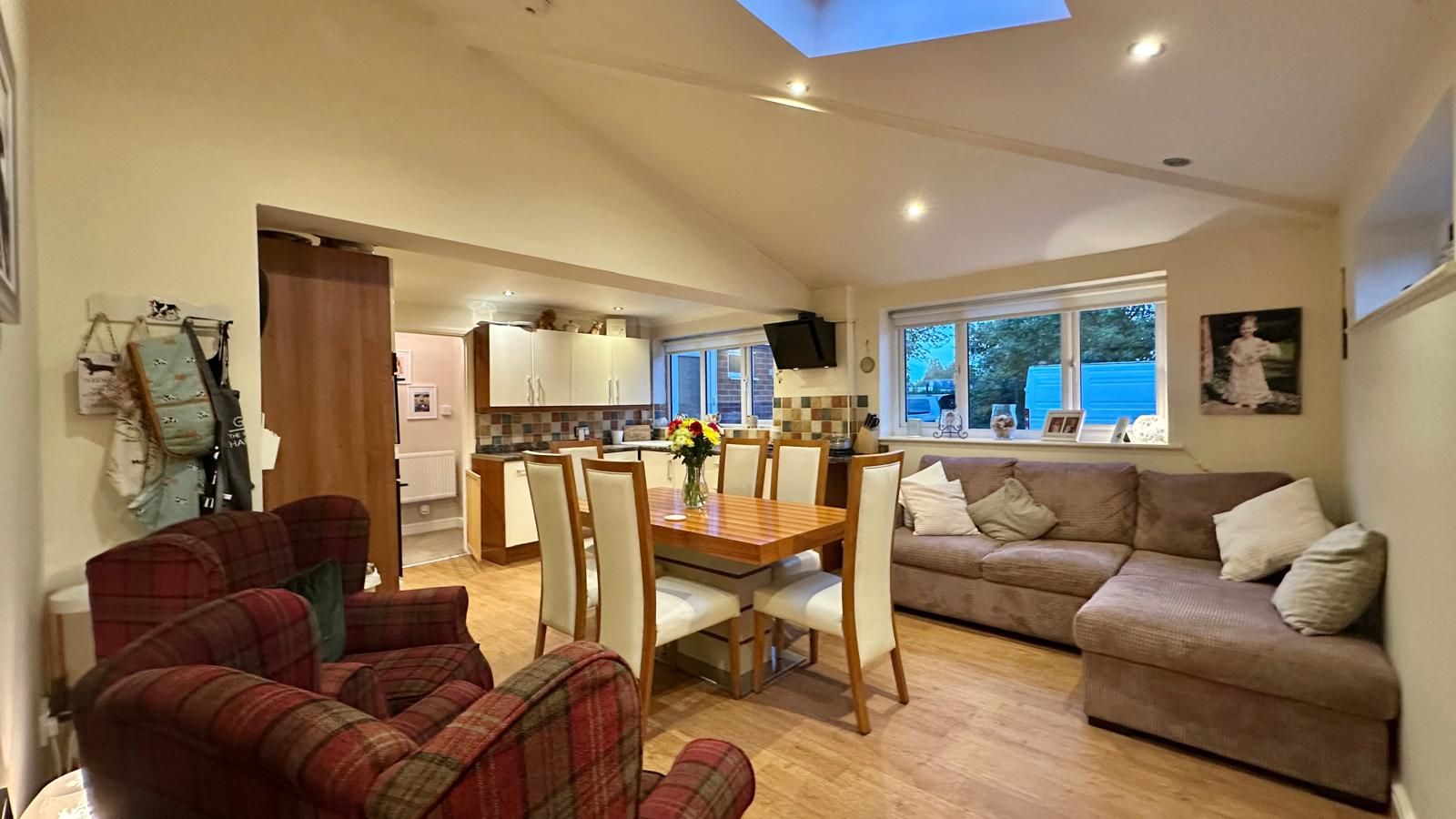 4 bedroom end terraced house For Sale in Coventry - Property photograph.