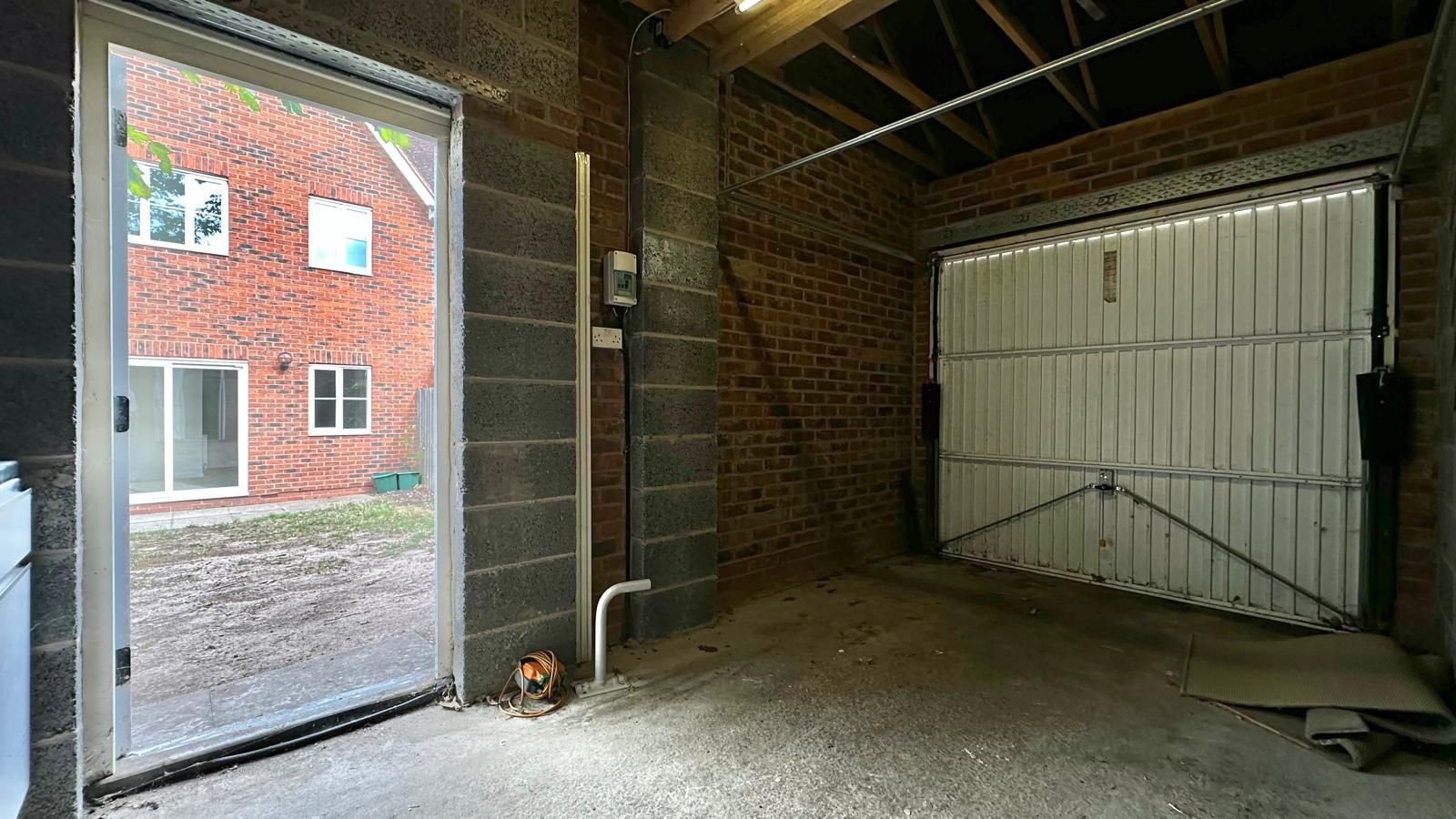 3 bedroom end terraced house Sold in Coventry - Photograph 6.