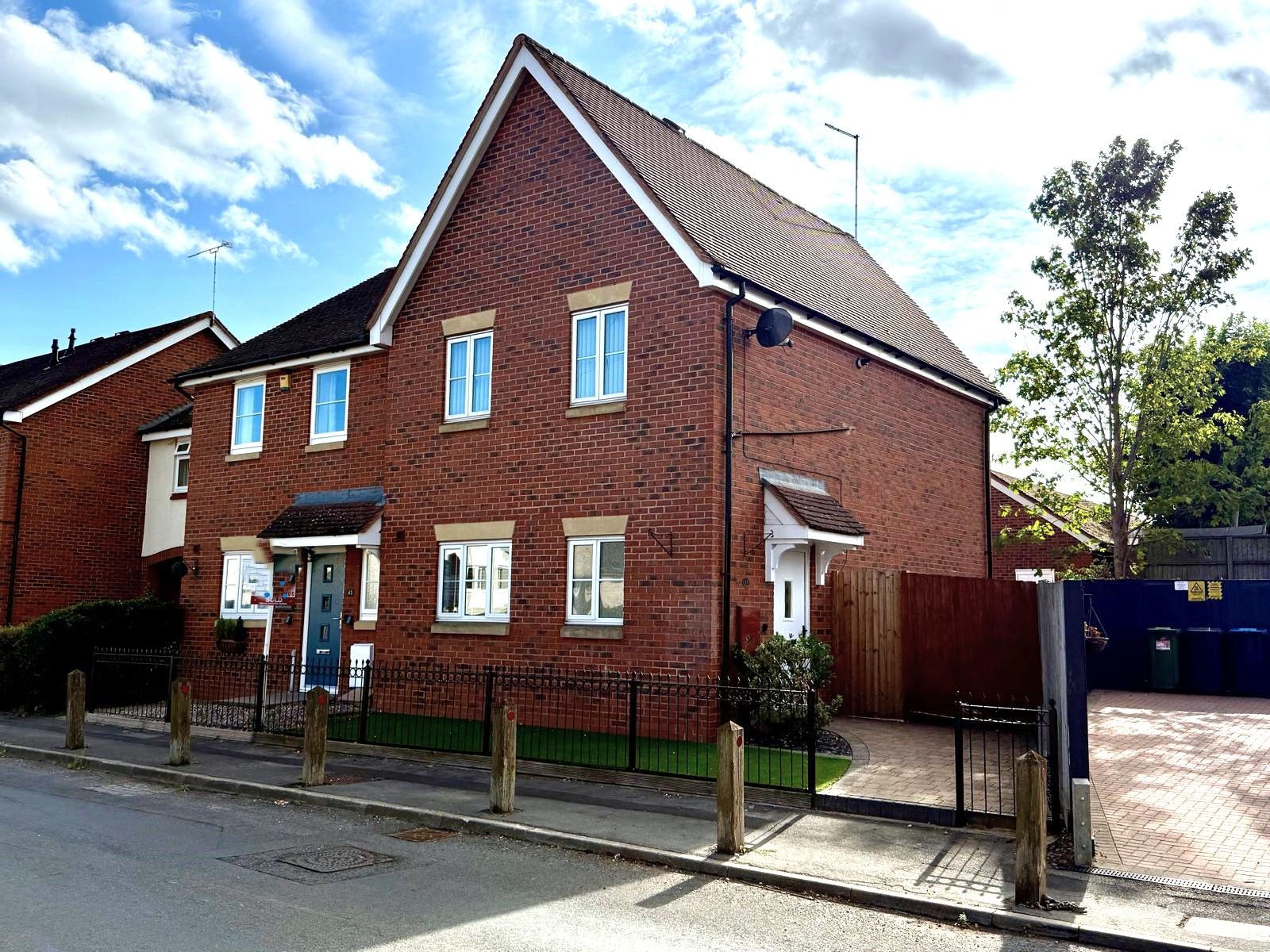 3 bedroom end terraced house Sold in Coventry - Photograph 7.