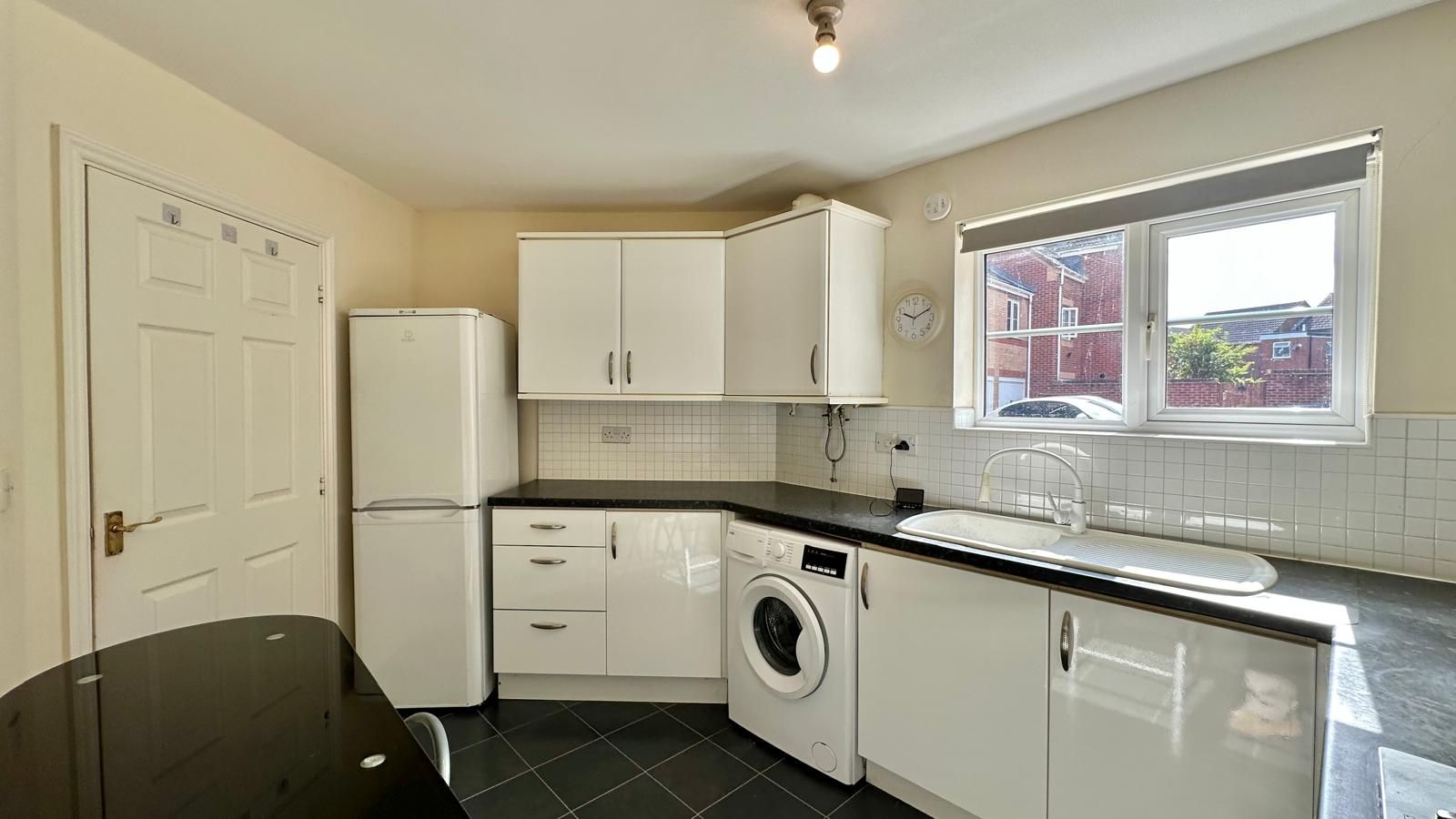 2 bedroom apartment flat/apartment SSTC in Coventry - Photograph 5.