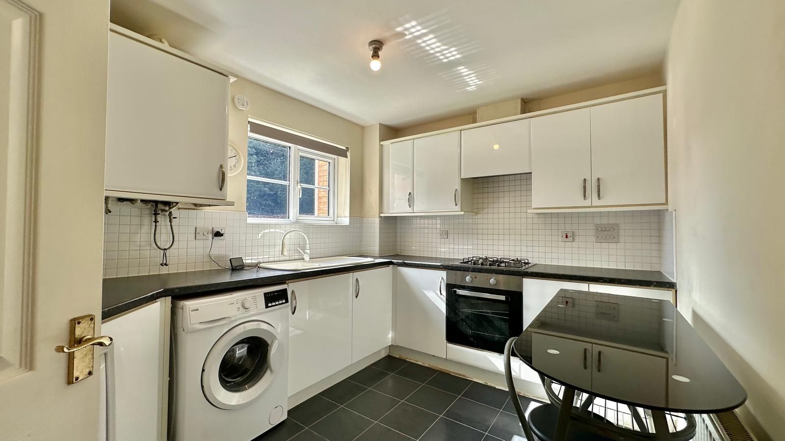 2 bedroom apartment flat/apartment SSTC in Coventry - Photograph 2.