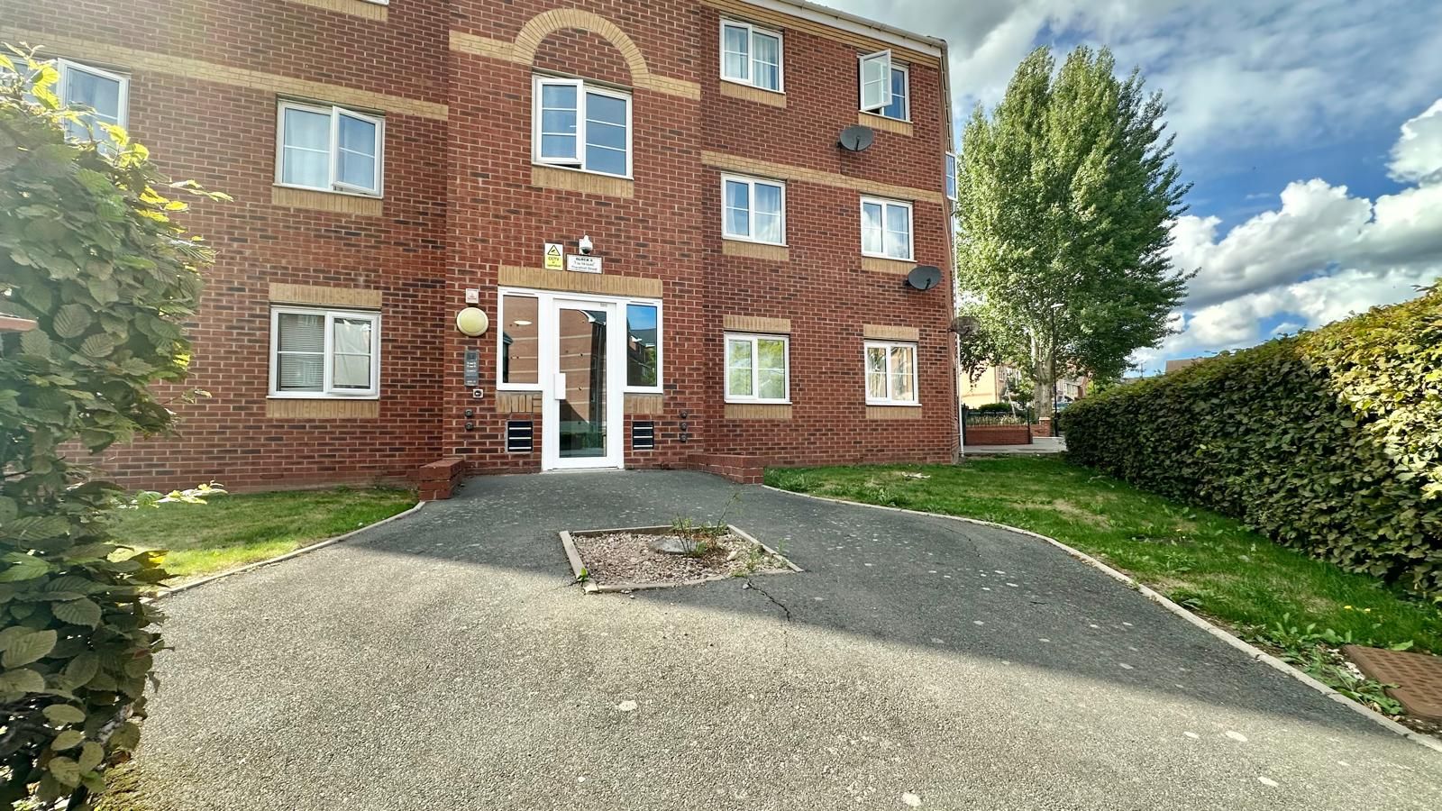 2 bedroom apartment flat/apartment SSTC in Coventry - Photograph 14.