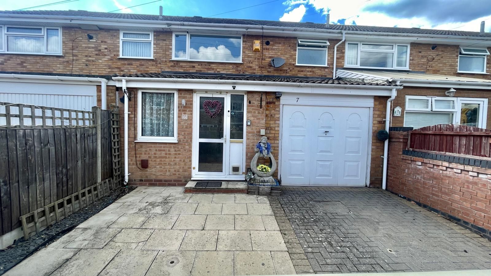 3 bedroom mid terraced house For Sale in Coventry - Photograph 18.