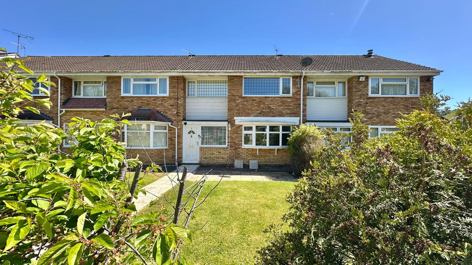 3 bedroom mid terraced house For Sale in Coventry - Photograph 1.