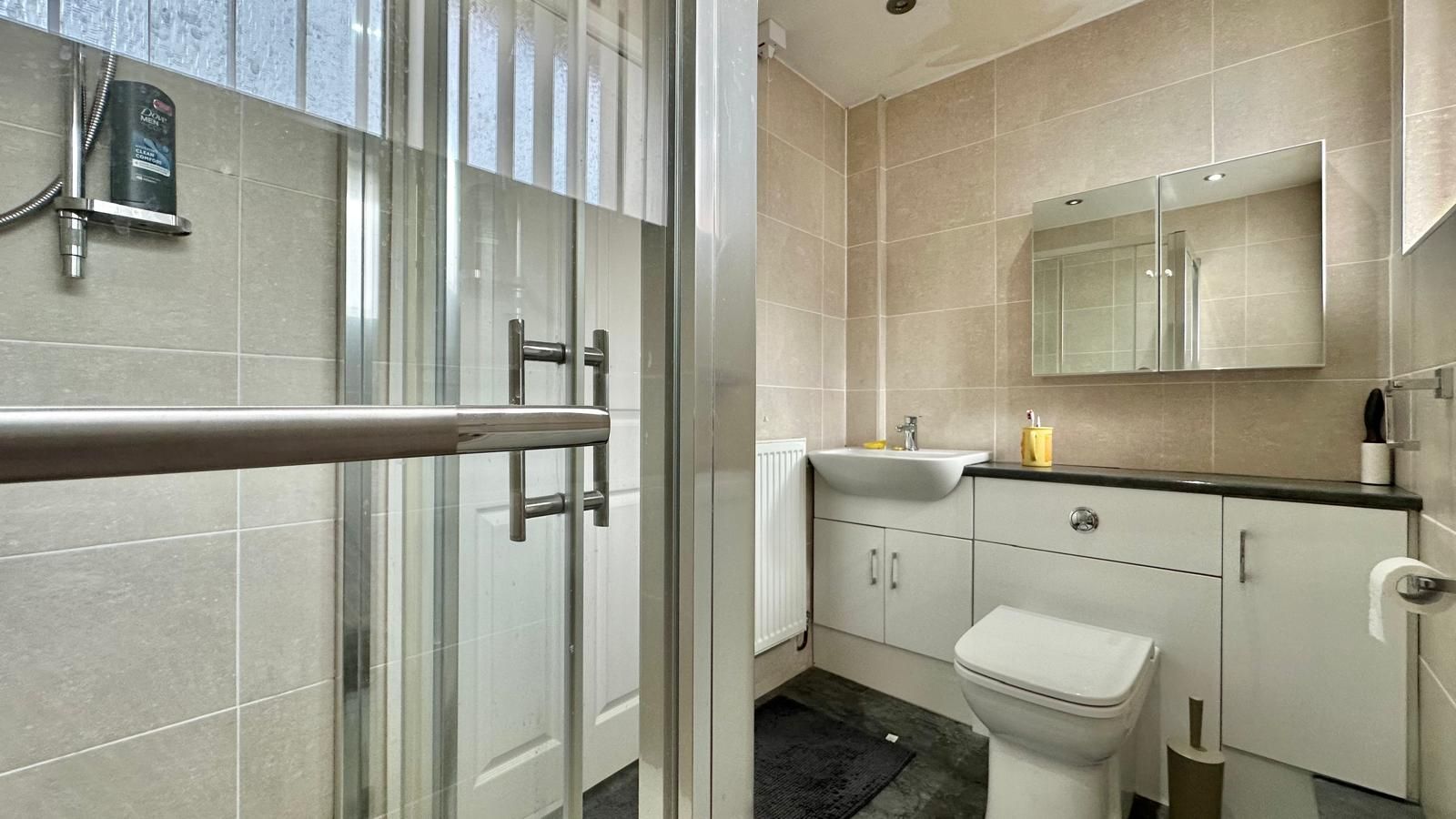 2 bedroom semi-detached bungalow SSTC in Coventry - Photograph 10.