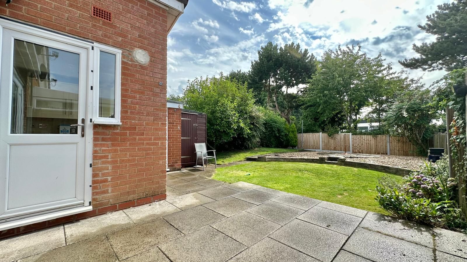 2 bedroom semi-detached bungalow SSTC in Coventry - Photograph 2.