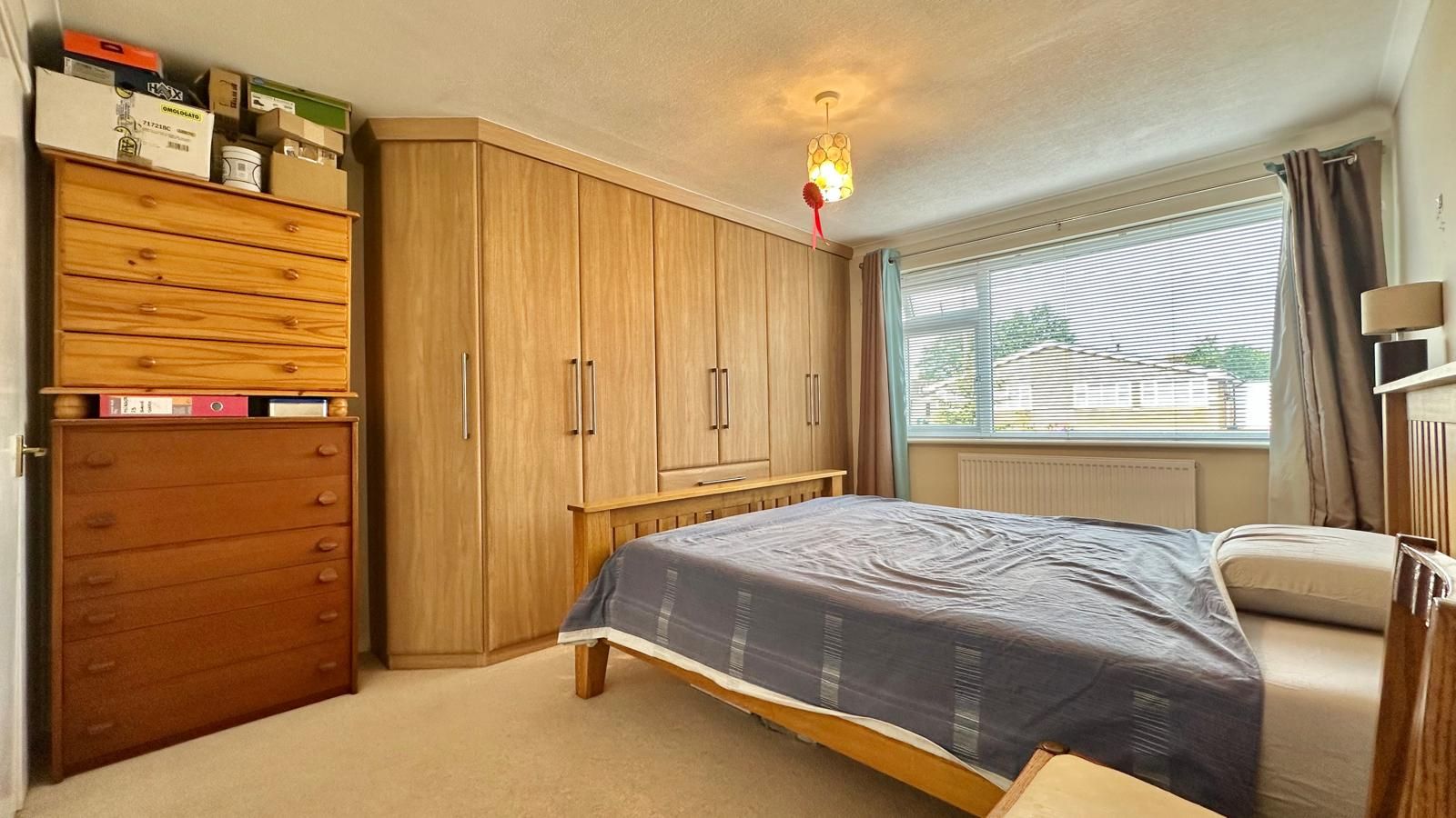2 bedroom semi-detached bungalow SSTC in Coventry - Photograph 8.