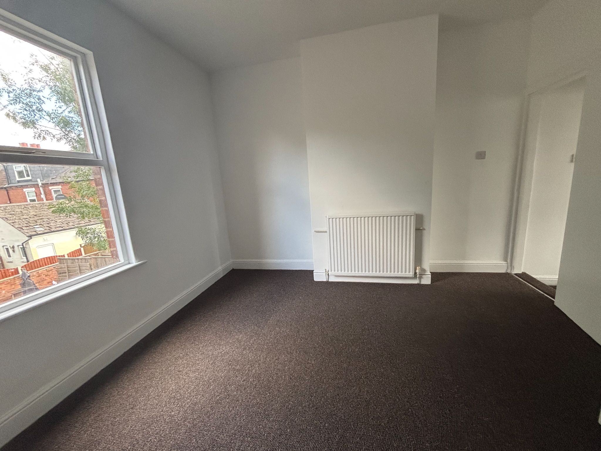 2 bedroom mid terraced house Let in Coventry - bed 2.