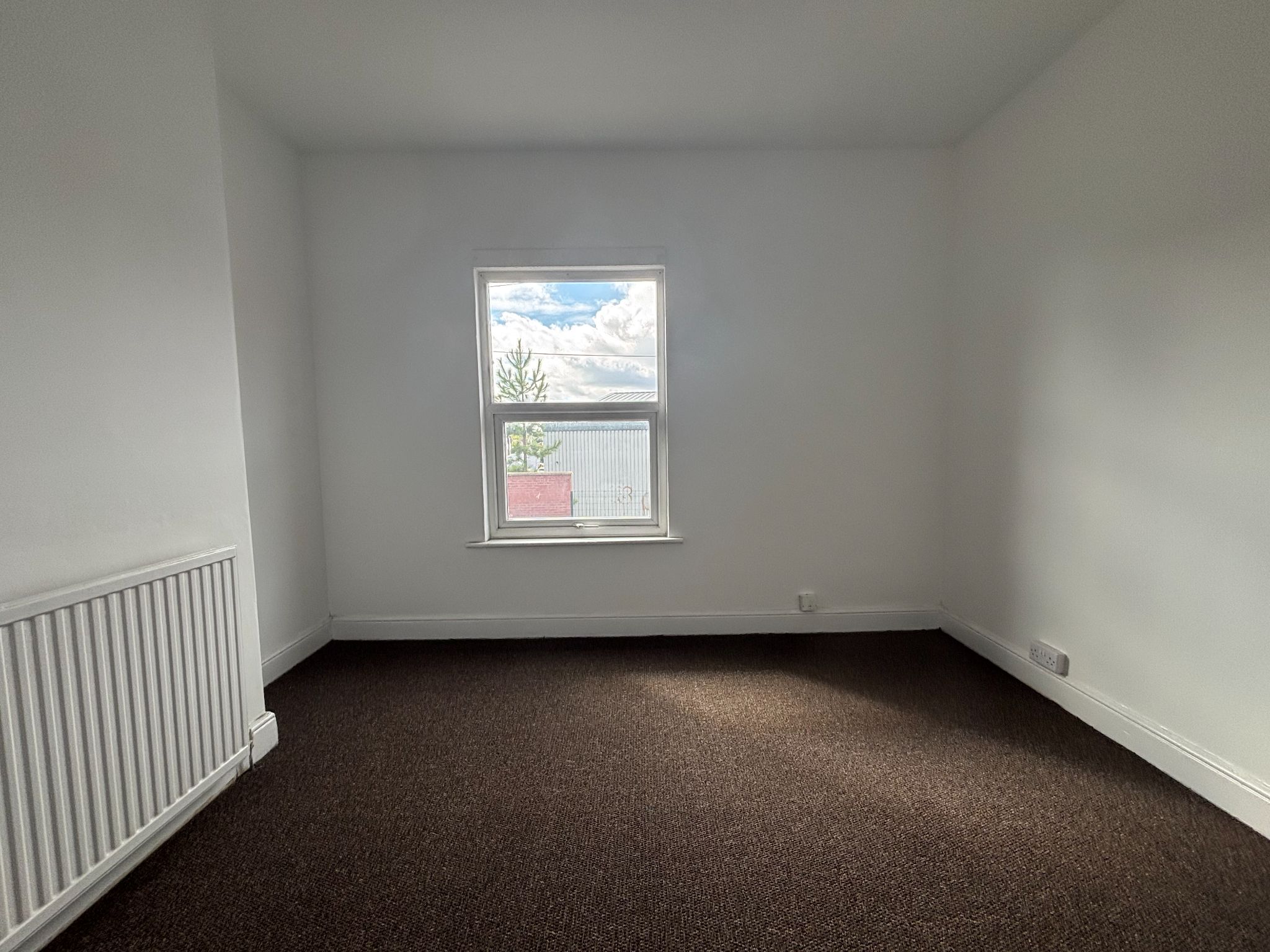 2 bedroom mid terraced house Let in Coventry - bed 1 front.
