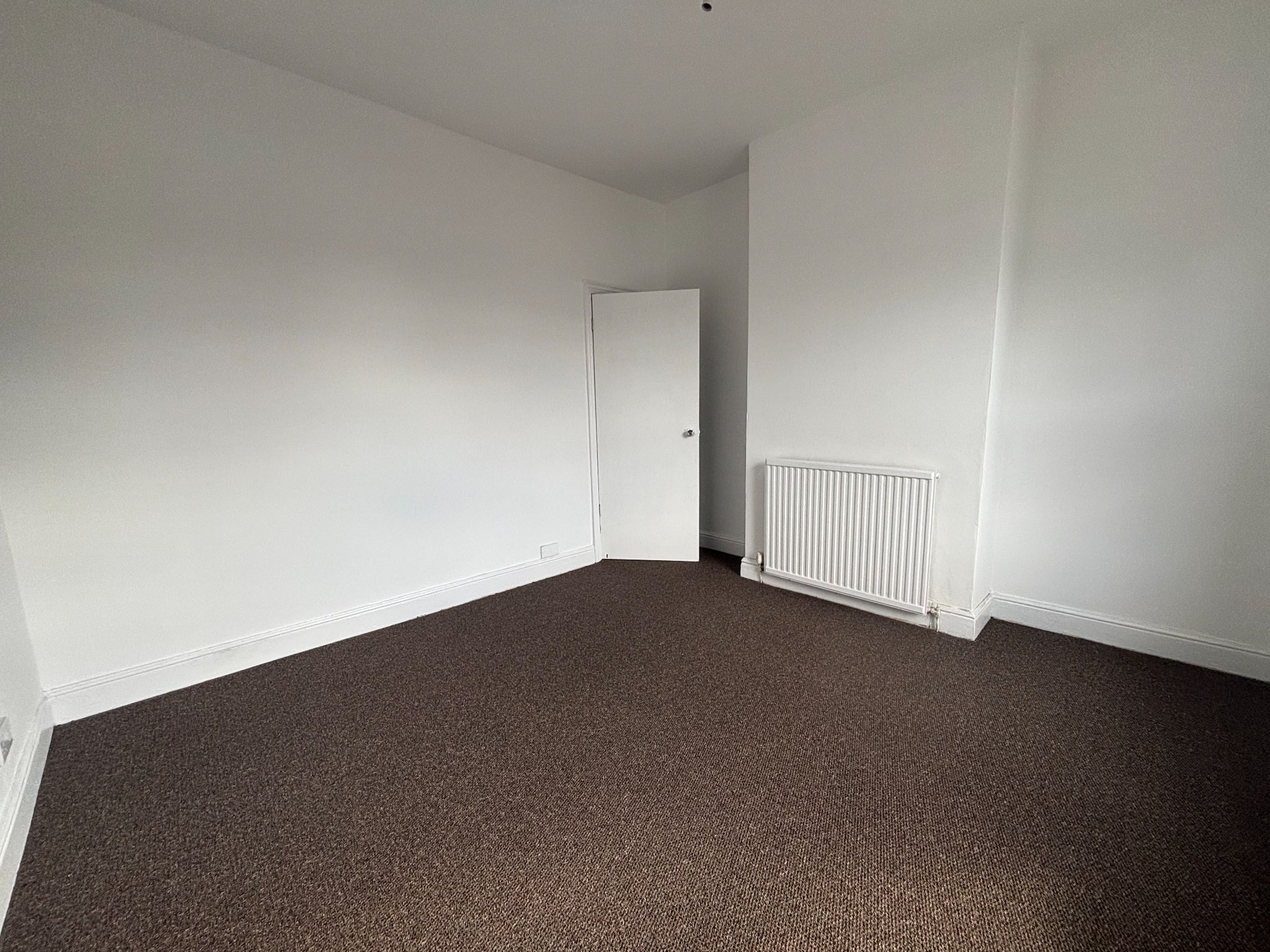 2 bedroom mid terraced house Let in Coventry - bed 1.
