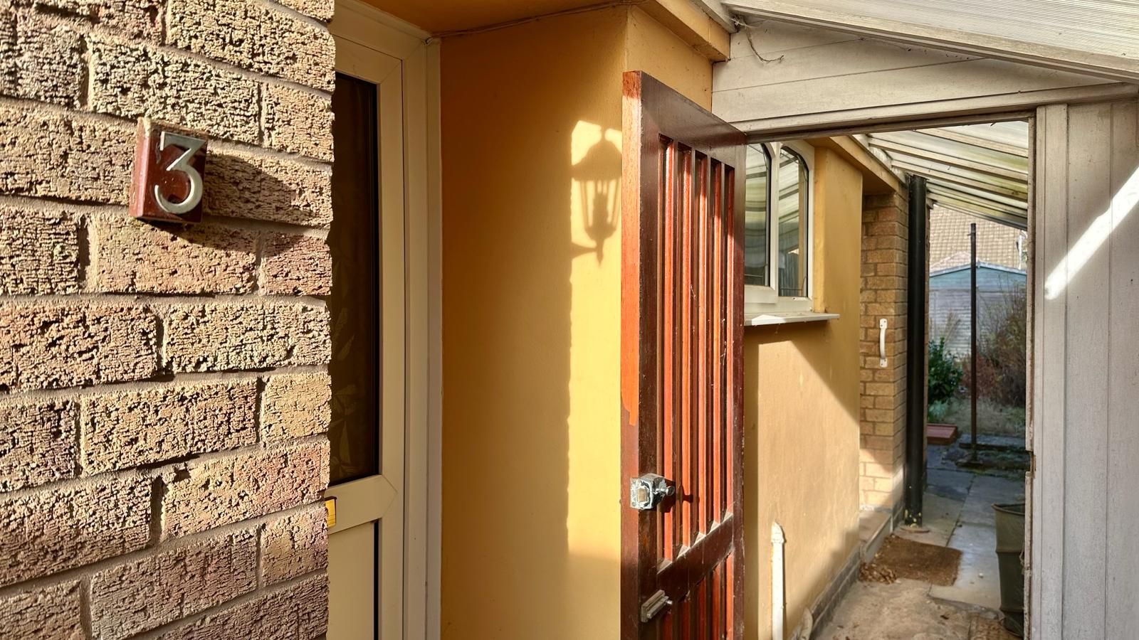 2 bedroom semi-detached bungalow For Sale in Coventry - Photograph 20.