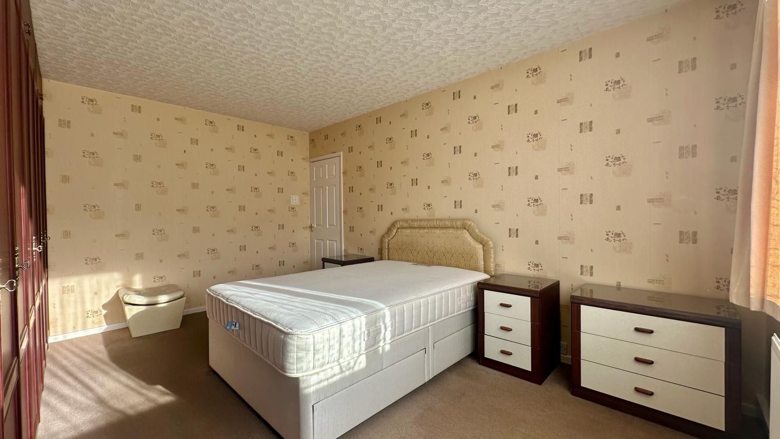 2 bedroom semi-detached bungalow For Sale in Coventry - Photograph 9.