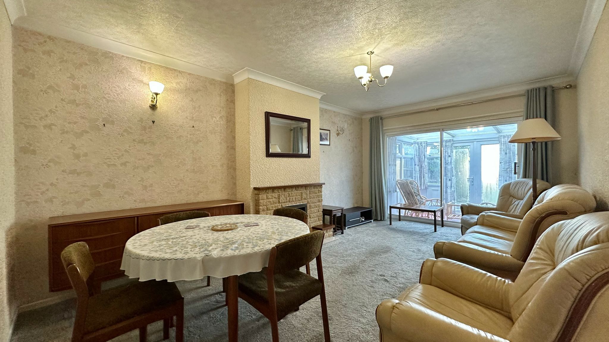 2 bedroom semi-detached bungalow For Sale in Coventry - Photograph 4.