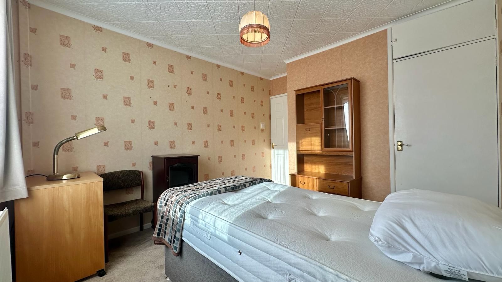 2 bedroom semi-detached bungalow For Sale in Coventry - Photograph 11.