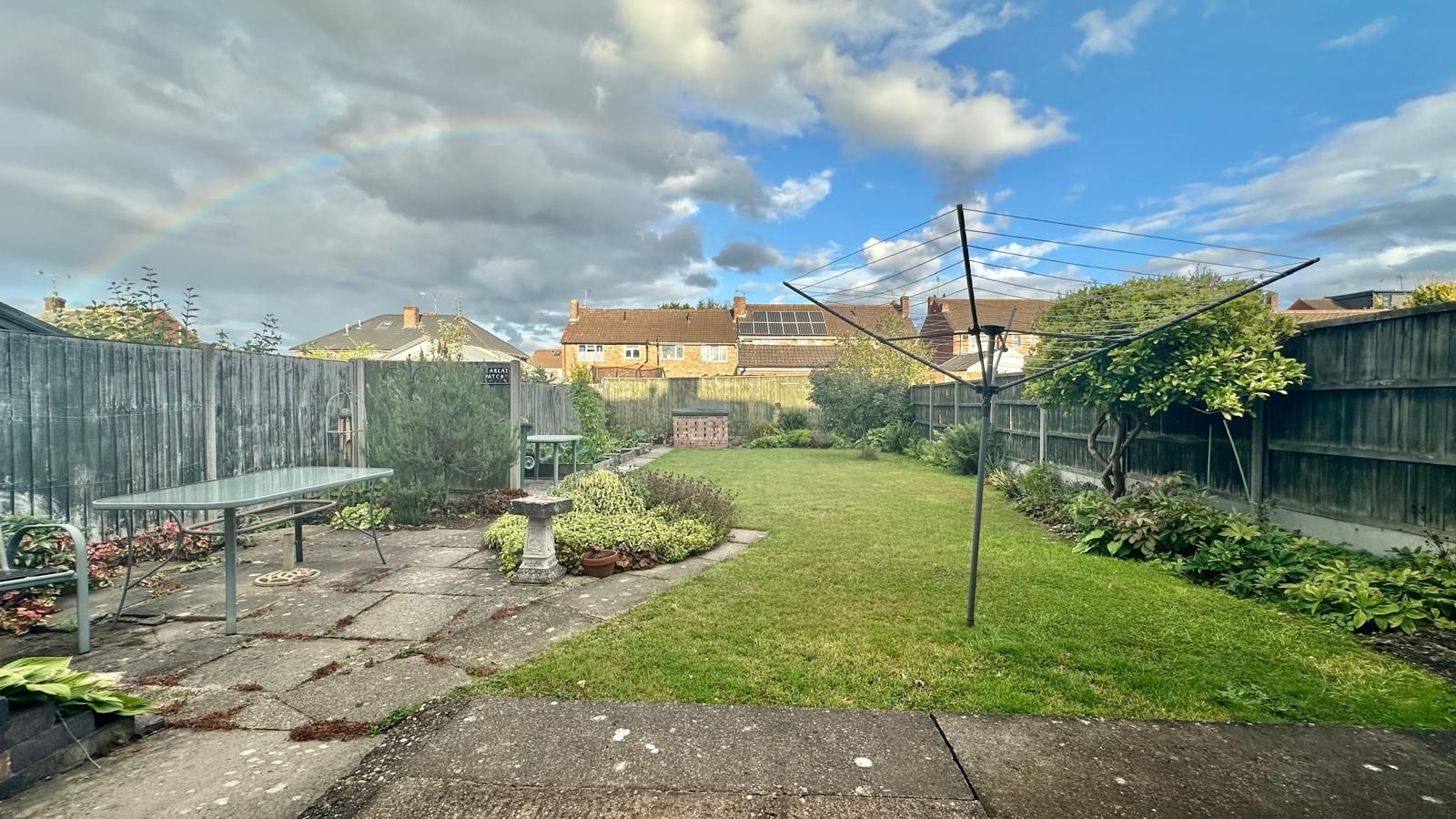3 bedroom semi-detached house Sold in Coventry - Photograph 25.