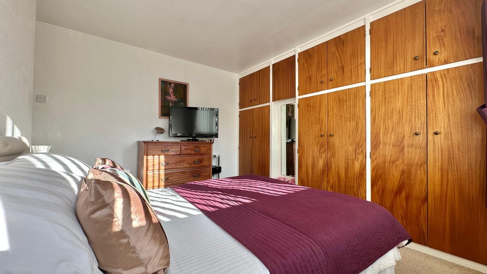 3 bedroom semi-detached house Sold in Coventry - Photograph 15.