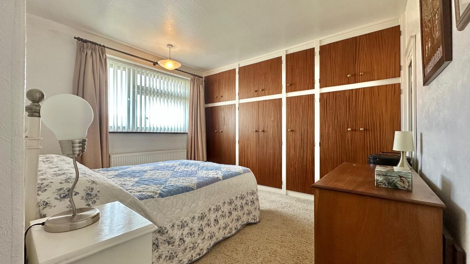 3 bedroom semi-detached house Sold in Coventry - Photograph 17.