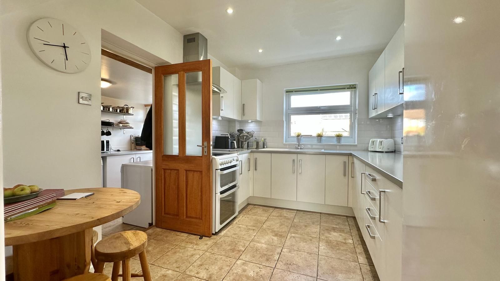 3 bedroom semi-detached house Sold in Coventry - Photograph 8.