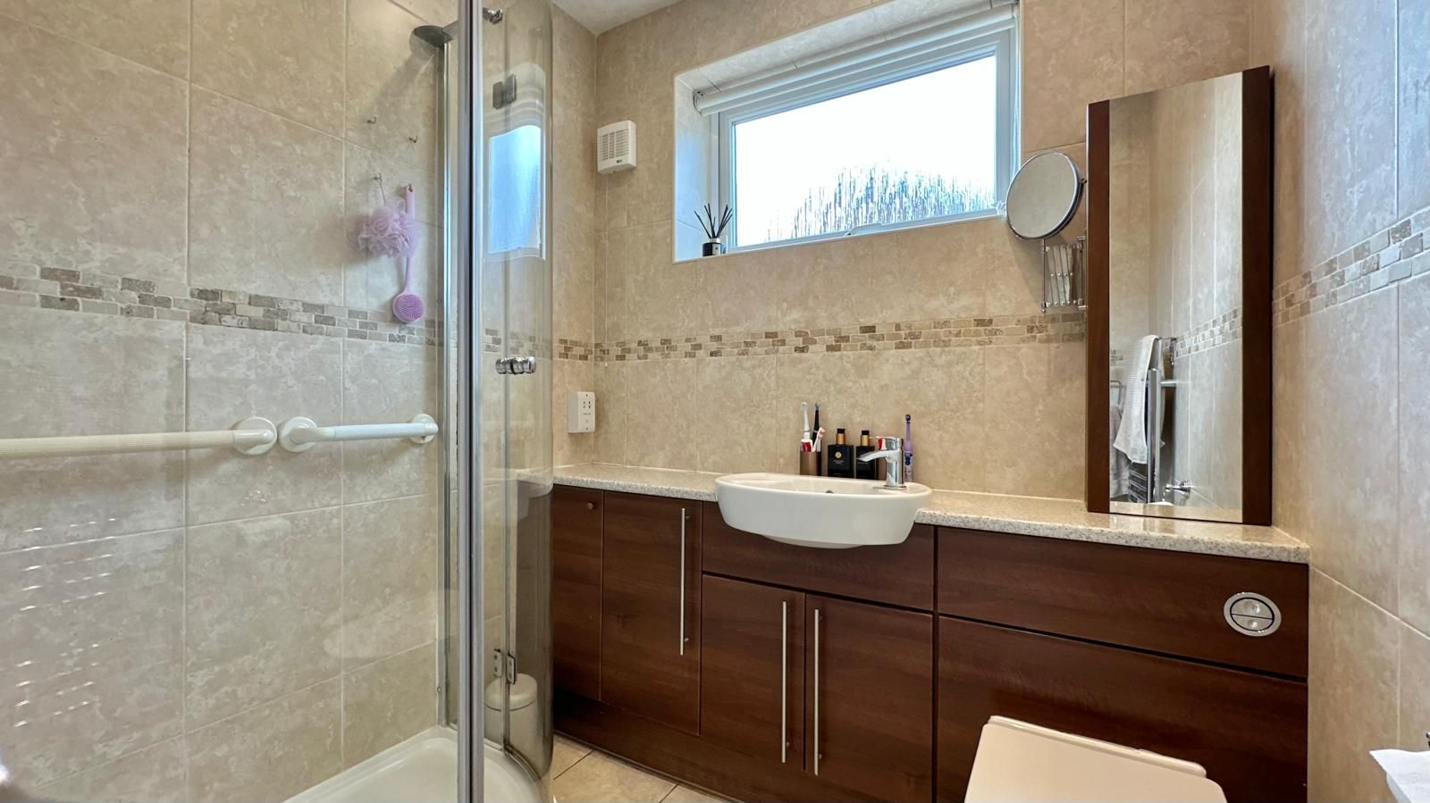 2 bedroom semi-detached bungalow For Sale in Coventry - Photograph 15.