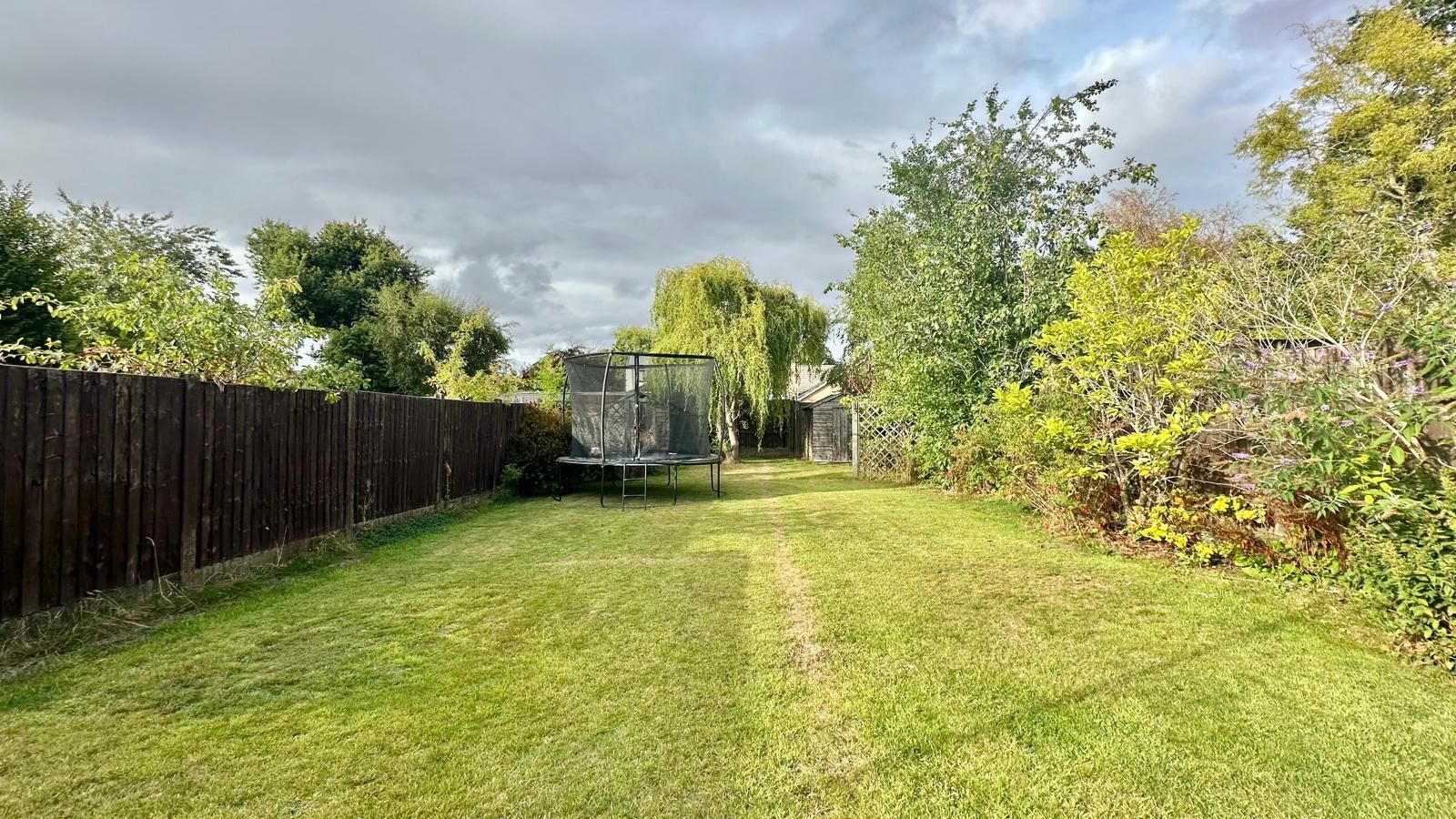 2 bedroom semi-detached bungalow For Sale in Coventry - Photograph 20.