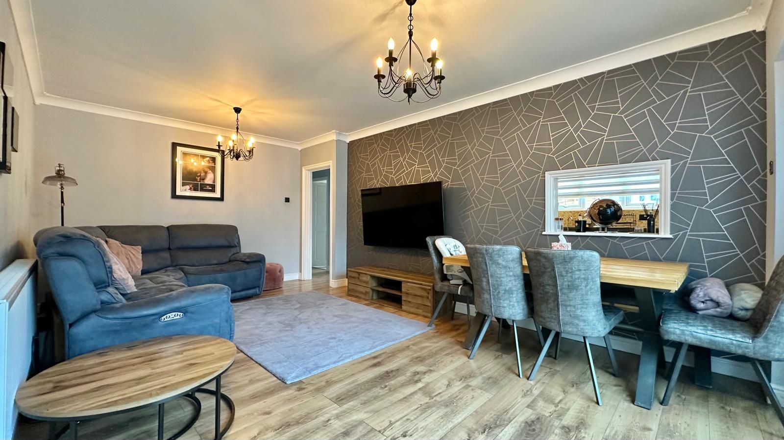 2 bedroom semi-detached bungalow For Sale in Coventry - Photograph 7.