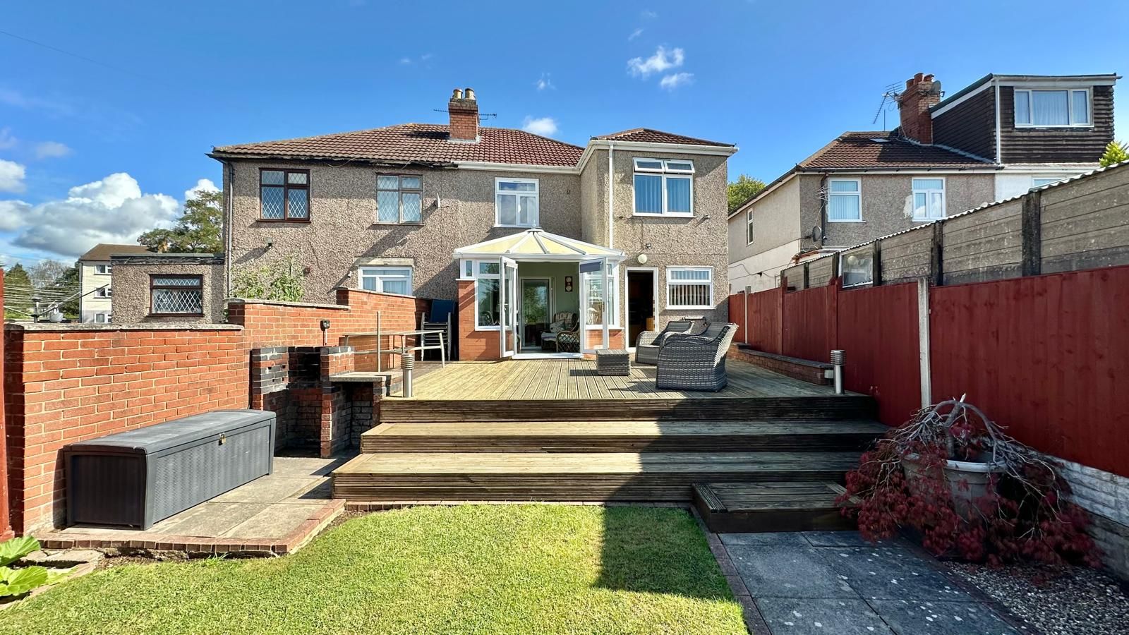 3 bedroom semi-detached house Sold in Coventry - Photograph 26.
