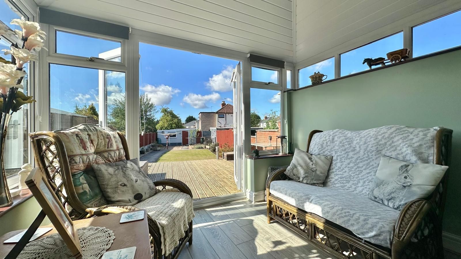 3 bedroom semi-detached house Sold in Coventry - Photograph 6.