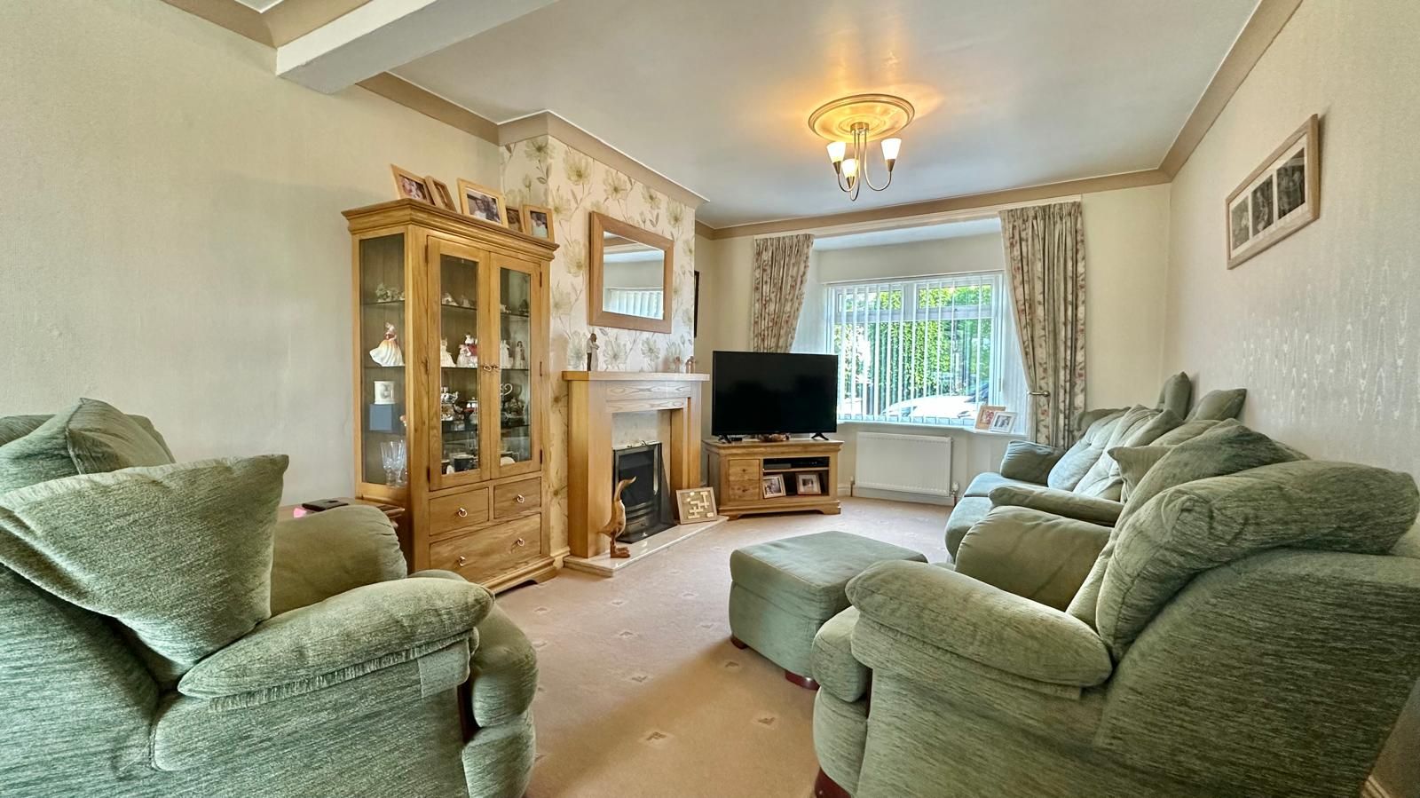 3 bedroom semi-detached house Sold in Coventry - Photograph 11.