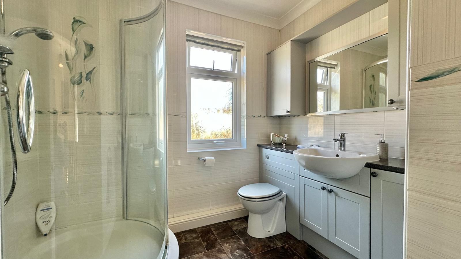 3 bedroom semi-detached house Sold in Coventry - Photograph 19.