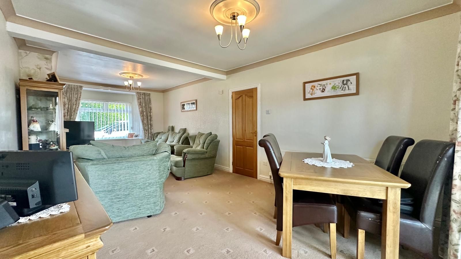 3 bedroom semi-detached house Sold in Coventry - Photograph 9.