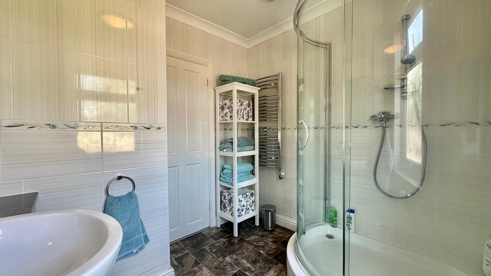 3 bedroom semi-detached house Sold in Coventry - Photograph 20.