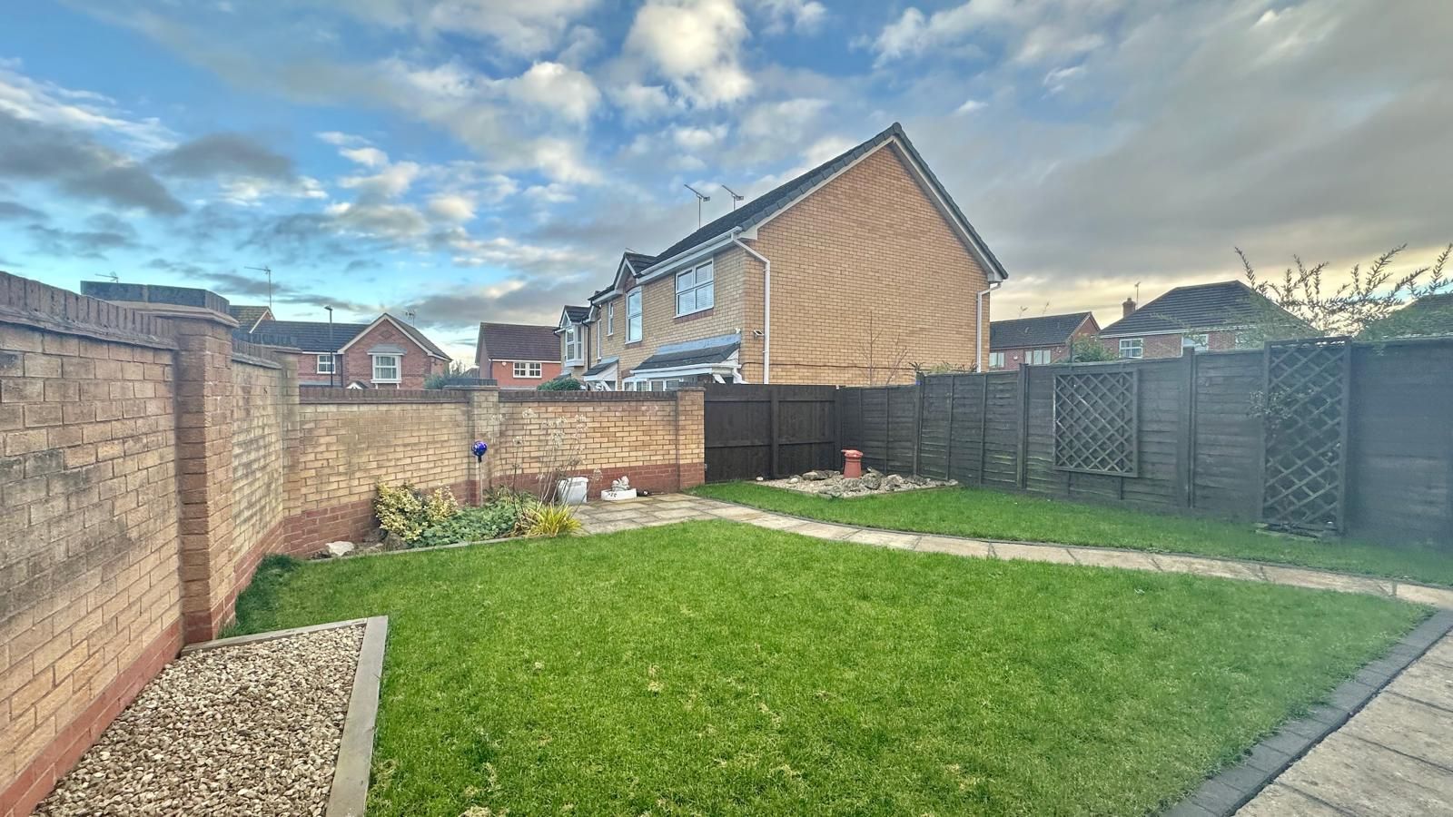 3 bedroom end terraced house Sold in Coventry - Photograph 23.