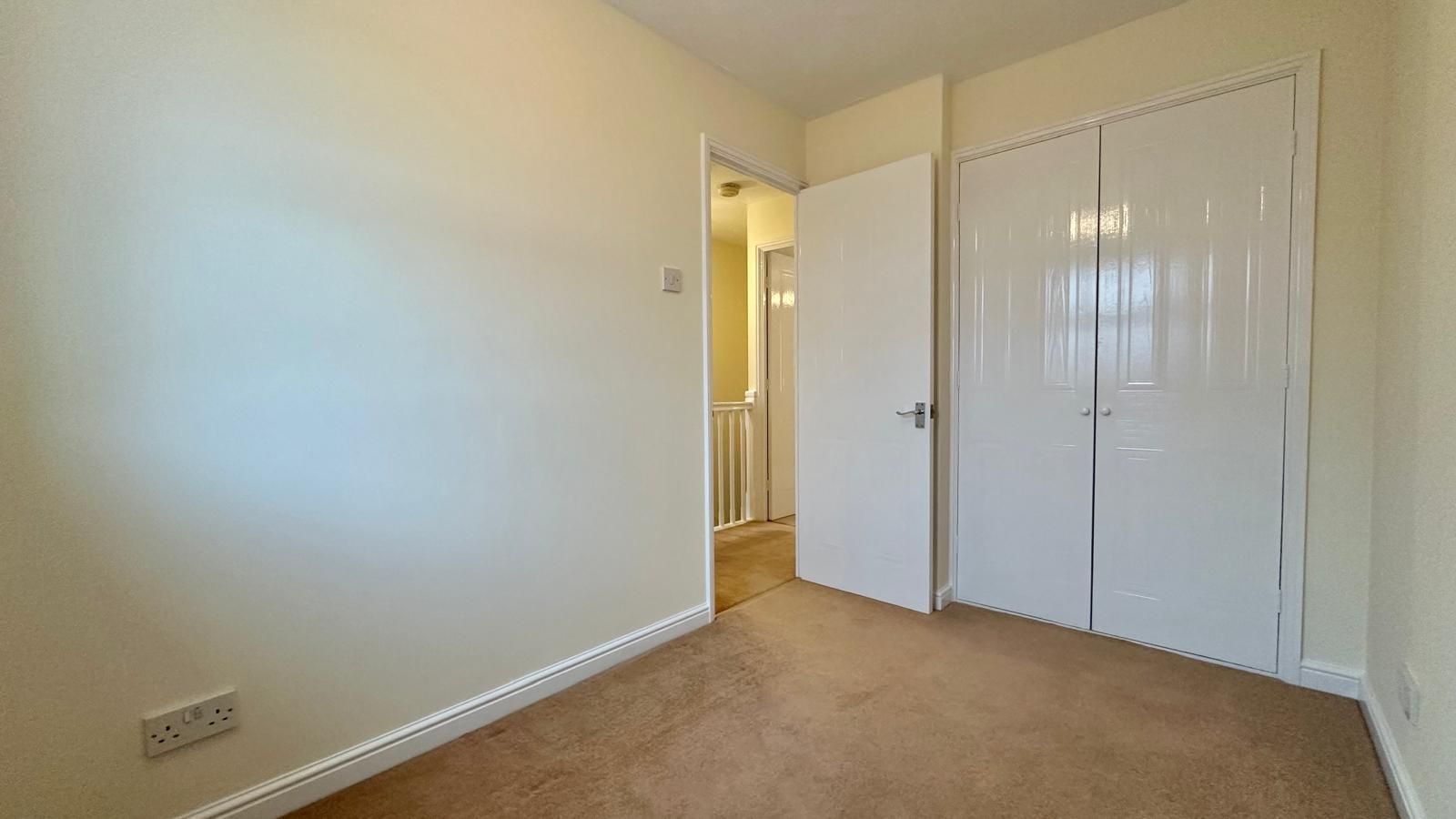 3 bedroom end terraced house Sold in Coventry - Photograph 20.