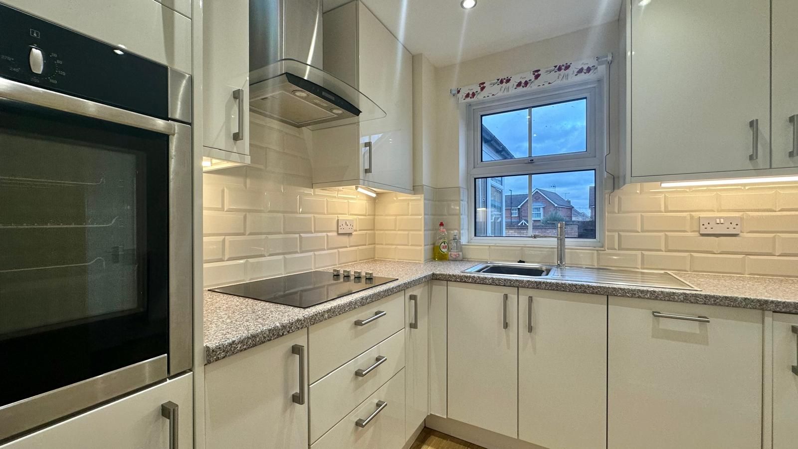 3 bedroom end terraced house Sold in Coventry - Photograph 7.