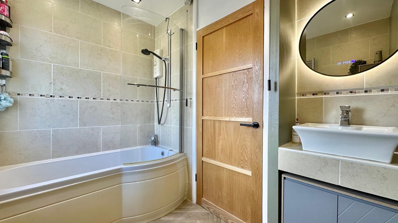 3 bedroom end terraced house Sold in Coventry - Photograph 14.