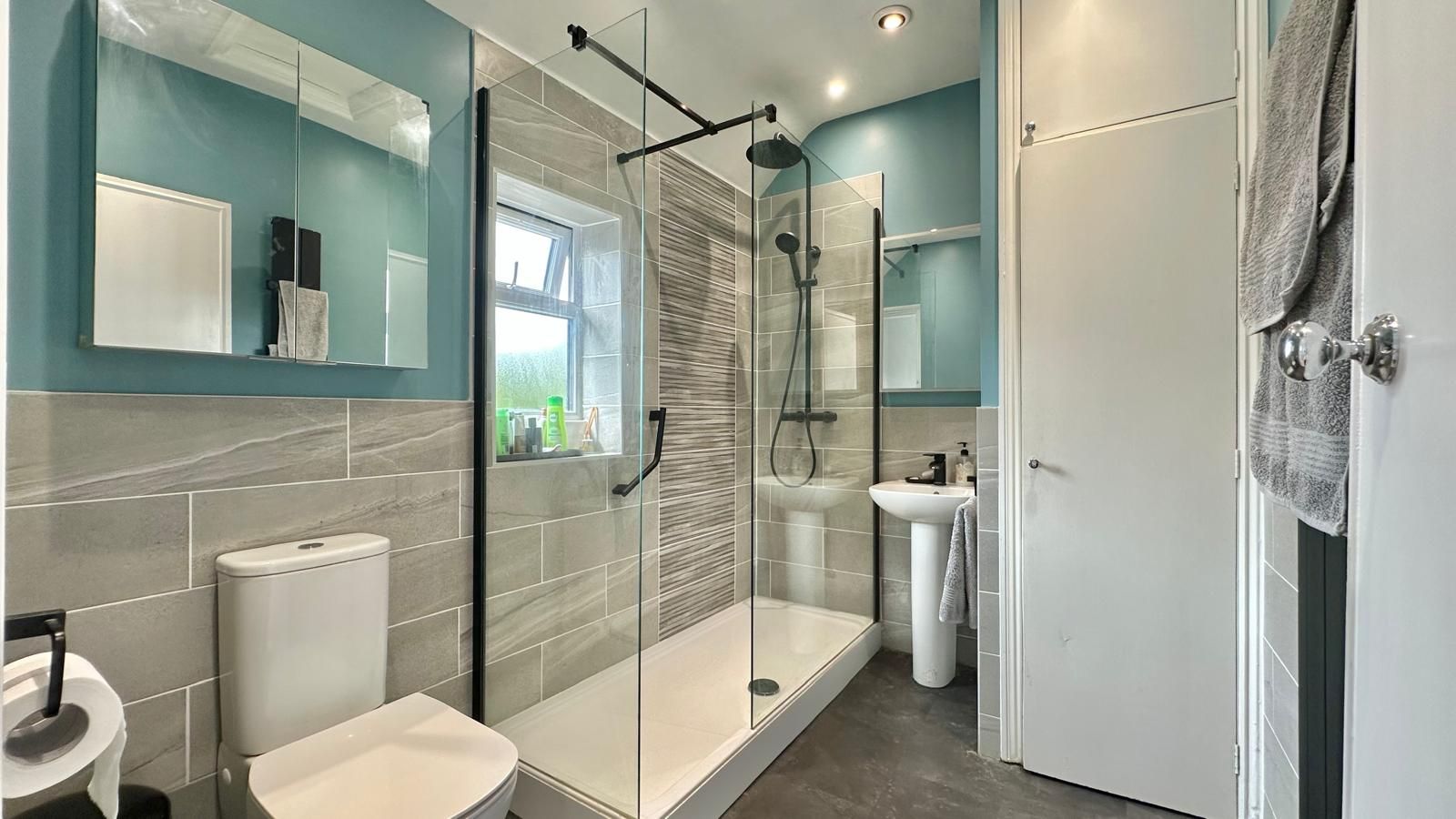 4 bedroom semi-detached house SSTC in Coventry - Photograph 23.