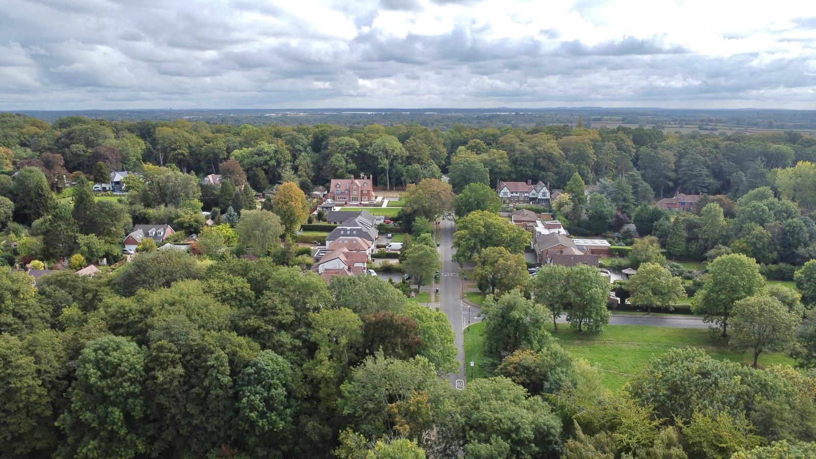 4 bedroom semi-detached house SSTC in Coventry - Photograph 31.