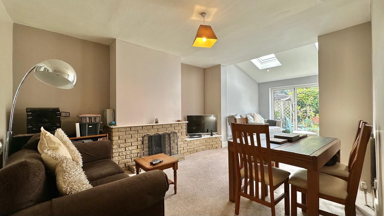 4 bedroom semi-detached house SSTC in Coventry - Photograph 4.