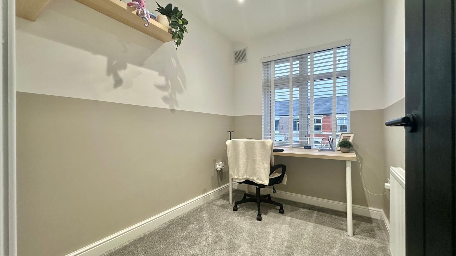 3 bedroom mid terraced house Sold in Coventry - Photograph 18.