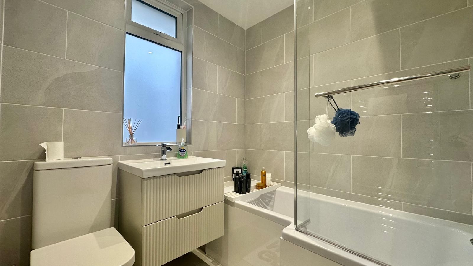 3 bedroom mid terraced house Sold in Coventry - Photograph 19.