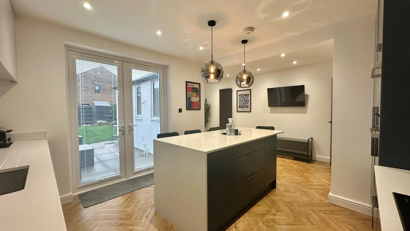 3 bedroom mid terraced house Sold in Coventry - Photograph 4.