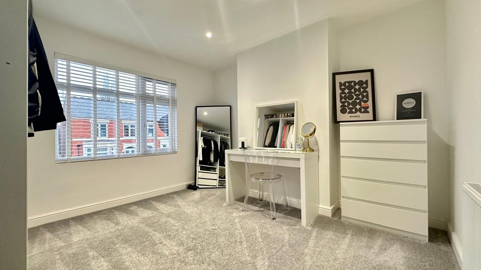 3 bedroom mid terraced house Sold in Coventry - Photograph 17.