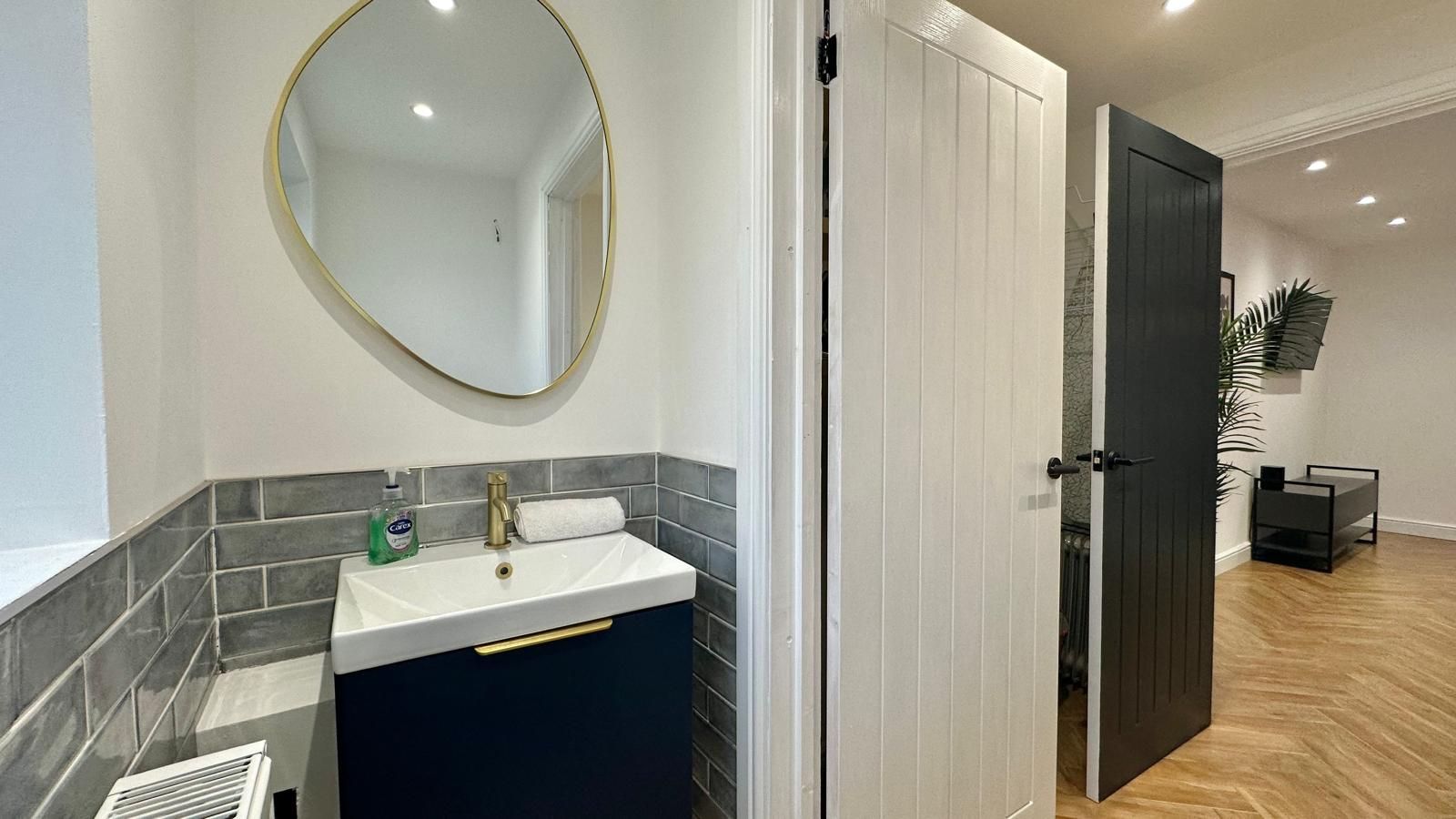 3 bedroom mid terraced house Sold in Coventry - Photograph 10.