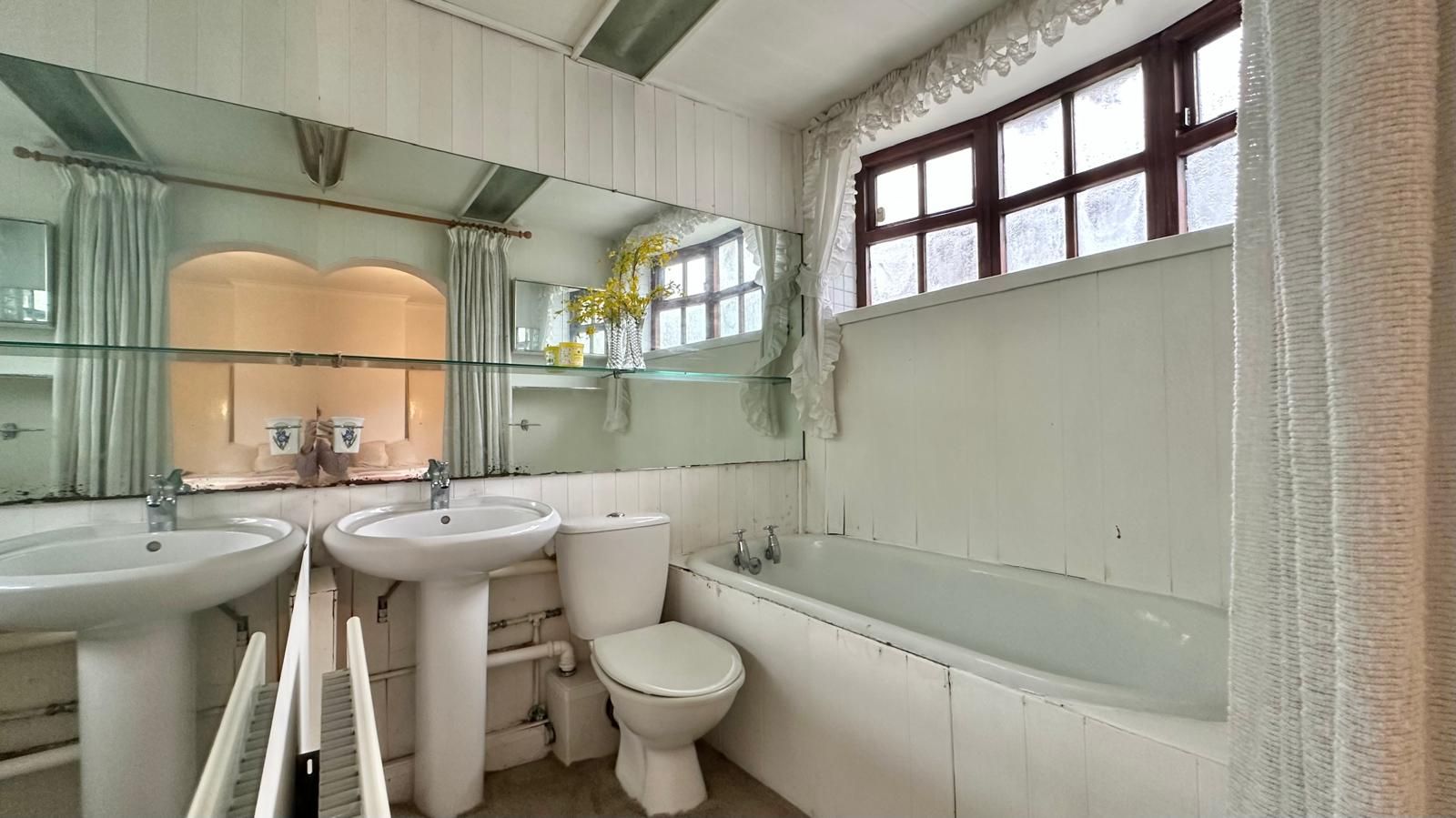 3 bedroom detached bungalow For Sale in Coventry - Photograph 13.