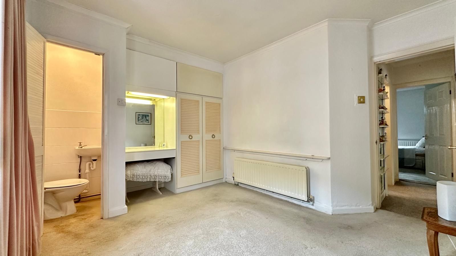 3 bedroom detached bungalow For Sale in Coventry - Photograph 14.