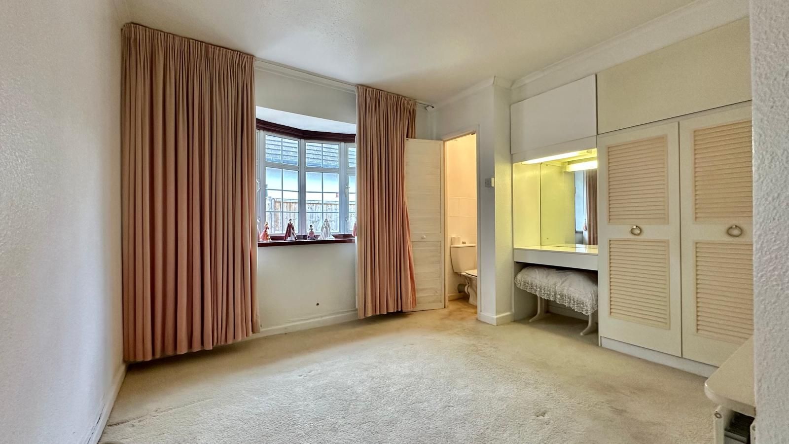 3 bedroom detached bungalow For Sale in Coventry - Photograph 15.