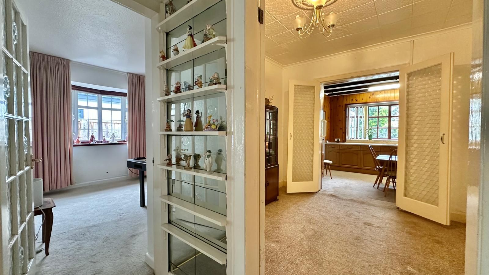 3 bedroom detached bungalow For Sale in Coventry - Photograph 16.